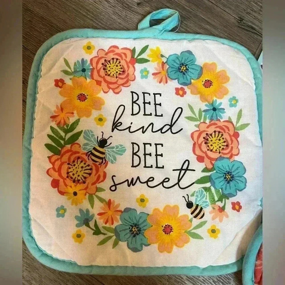 Kitchen Decor -  Flowers Bees “Enjoy The Little Things” - Picture 3 of 6